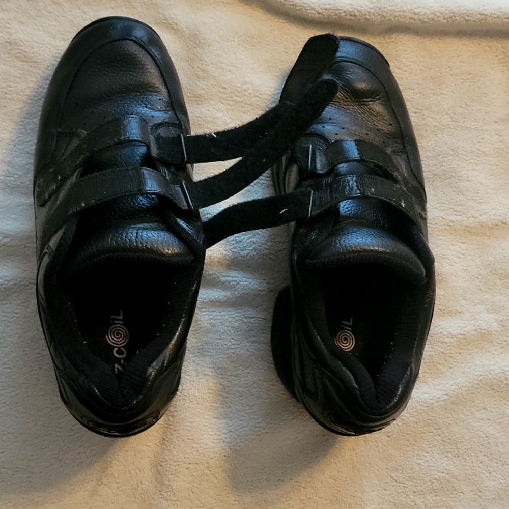 Mens SZ 10 Z-Coil legend, lightly worn,  excellent condition, enclosed heals